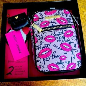 Betsey Johnson Crossbody Bag with AirPods / Tech Case – 2-Piece Gift Set – NWT
